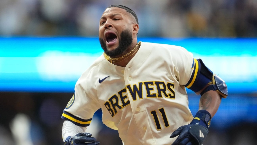 img of Chourio adds to burgeoning Brewers legend with...