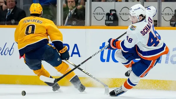 Islanders' Schaefer first on record to skate all 5...