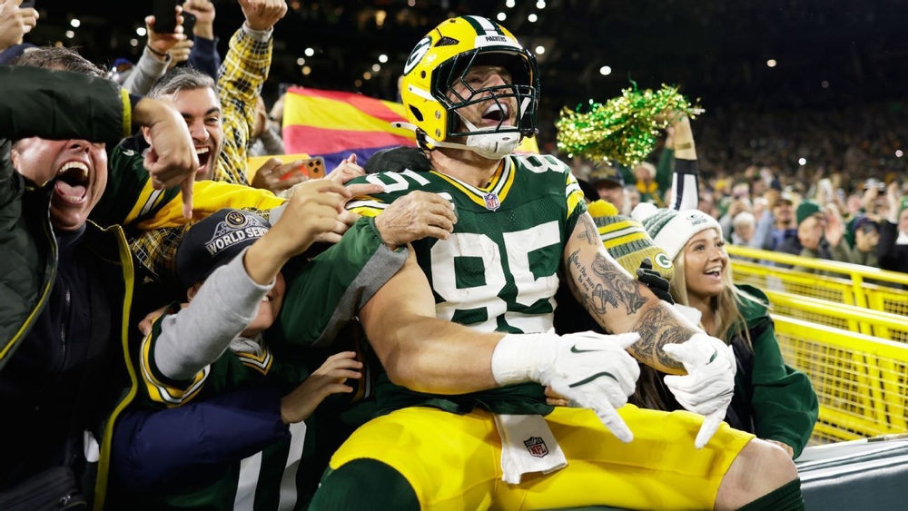 img of Josh Jacobs scores twice as Packers dispatch Panthers