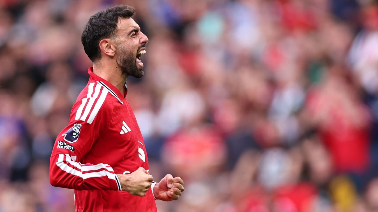 Man Utd thrash Ipswich, Fernandes nets hat trick