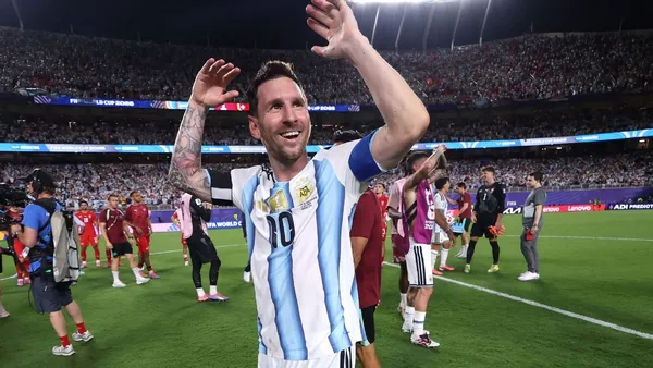 Messi praises 'not normal' Argentina in WC defense...