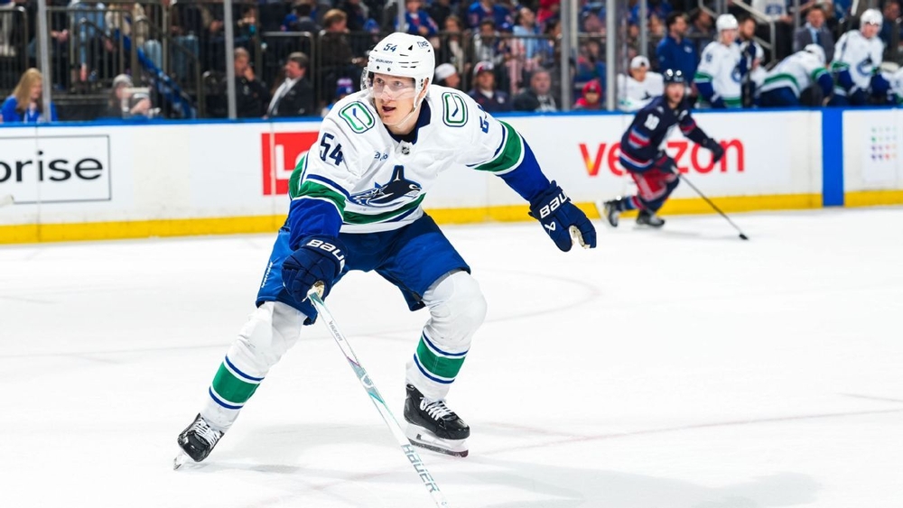 img of Räty clears waivers, joins Maple Leafs via trade
