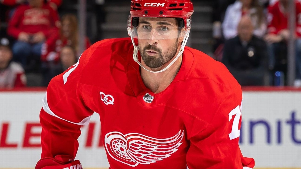 img of Source: Red Wings' Larkin stretches list of trade...