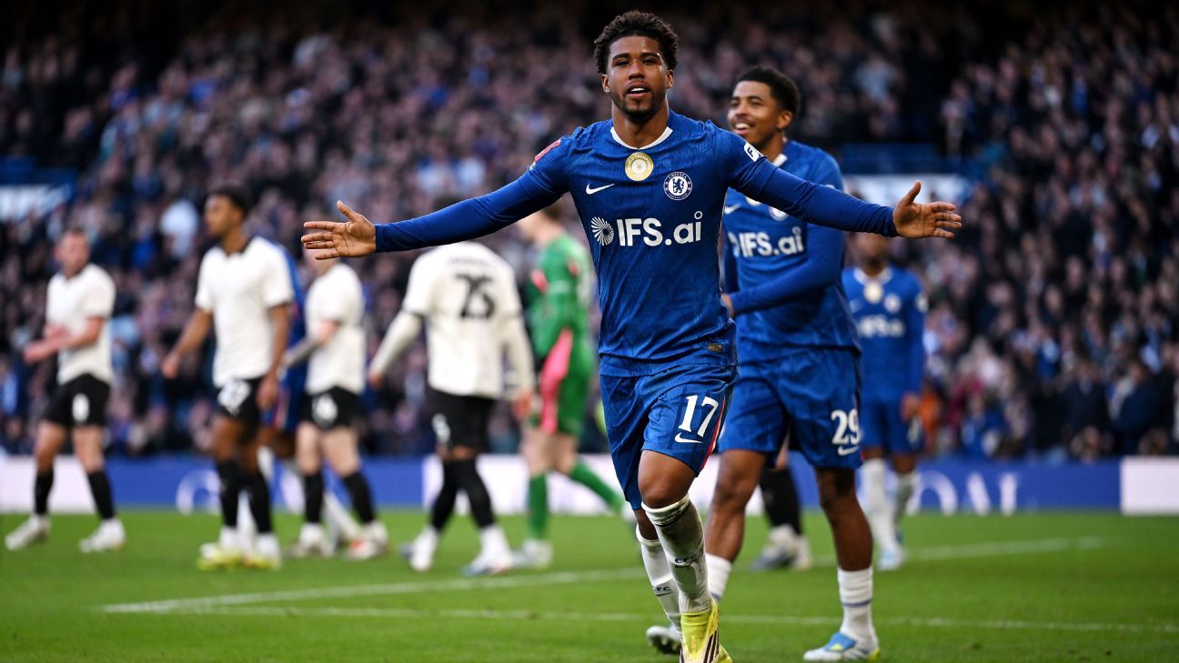 Sources: Utd, Chelsea agree $67M deal for Santos