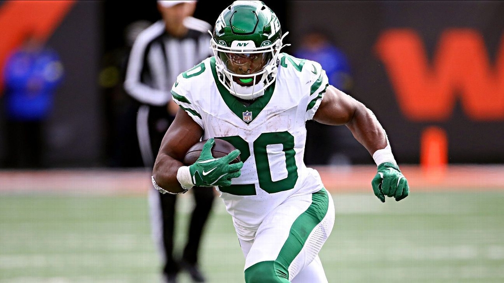 img of Sputtering Jets offense without RB Hall, WR Mitchell...